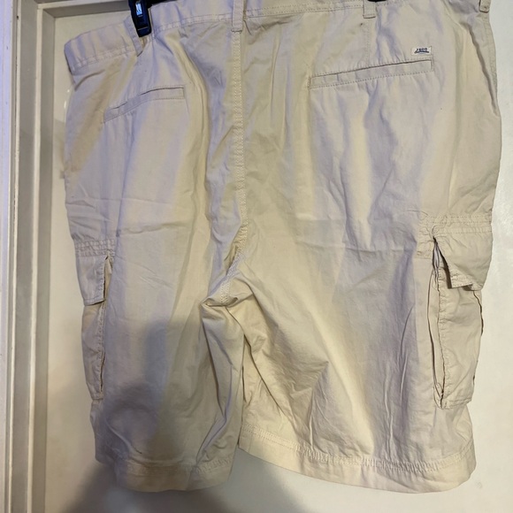 Izod Men's Size 46 Big &Tall Lightweight Tan Cargo Shorts NWT - Picture 3 of 7